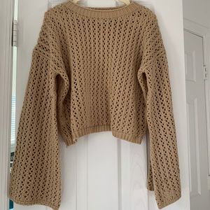 Cropped Sweater with fancy arms